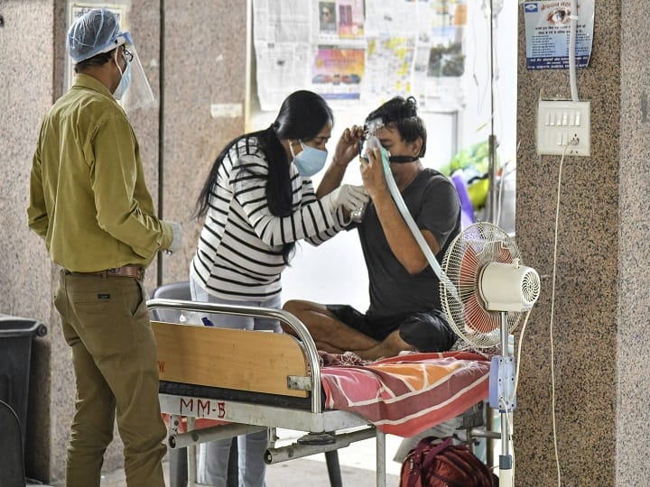 In three days slight break on speed of Corona, government says- new cases and infection rate decrease Coronavirus in India: पिछले तीन दिन में कोरोना की रफ्तार पर लगा मामूली ब्रेक, सरकार ने कहा- नए मामलों और संक्रमण दर में आयी कमी