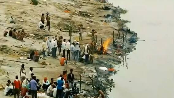 गांवों में घुसा Corona...Bihar के Rohtas के एक गांव में हुई 70 मौतें...भगवान भरोसे गांव वाले | Bharat Ki Baat