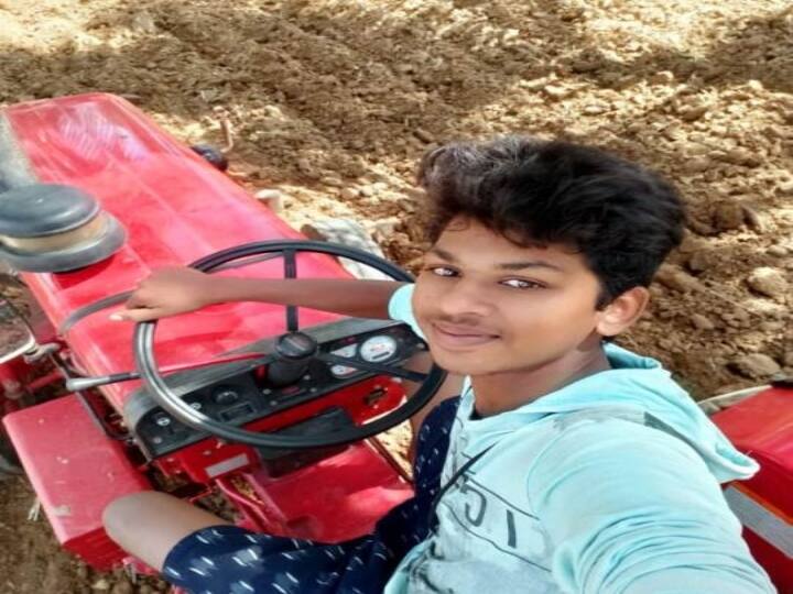 Selfie death : teen falls into 120 ft deep well while taking selfie Selfie Death: செல்ஃபி எடுக்கும் ஆர்வத்தில், நிலைதடுமாறி ட்ராக்டருடன் கிணற்றில் விழுந்த இளைஞர் உயிரிழப்பு..