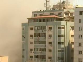 Israel Airstrike:  ઈઝરાયલે એરસ્ટ્રાઈકમાં આંતરરાષ્ટ્રીય મીડિયા સંગઠનોની ઓફિસવાળી ઈમારતને ઉડાવી દીધી