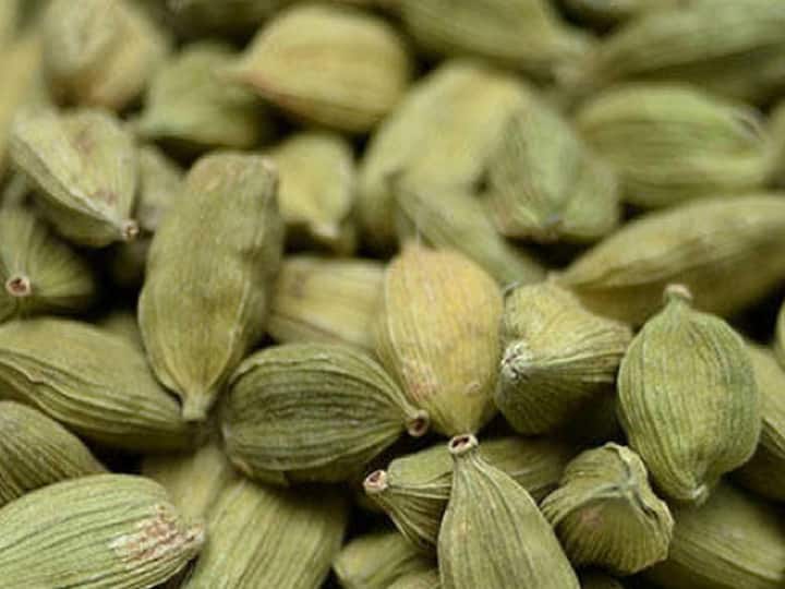 cardamom export and domestic trade affected over Rs 300 crore தமிழகம், கேரளா முழு ஊரடங்கு;  ரூ.300 கோடிக்கு மேல் ஏலக்காய் வர்த்தகம் பாதிப்பு
