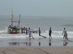 Cyclone Tauktae : चक्रीवादळाच्या पार्श्वभूमीवर सतर्कतेच्या सूचना देऊनही मच्छिमार नौका समुद्रात