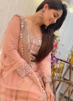 दीपिका कक्कड़ ने फैन्स को दी ईद की मुबारकबाद, ट्रेडिशनल आउटफिट में नजर आईं एक्ट्रेस