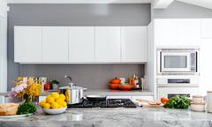 Vastu Tips: રોગોથી દૂર રાખે છે વાસ્તુ મુજબ બનેલ કિચન, અપનાવો આ નિયમ
