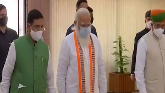 Cyclone Tauktae : तोक्ते चक्रीवादळाच्या पार्श्वभूमीवर पंतप्रधान मोदींनी बोलावली महत्त्वाची बैठक