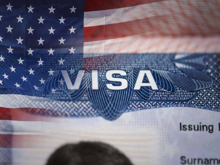 US will conduct a second lottery for the H-1B visa to decide on the successful applicants. H-1B Visa: अमेरिका दूसरी बार एच-1बी वीजा के लिए लॉटरी निकालेगा, भारतीय पेशेवरों के लिए मौका