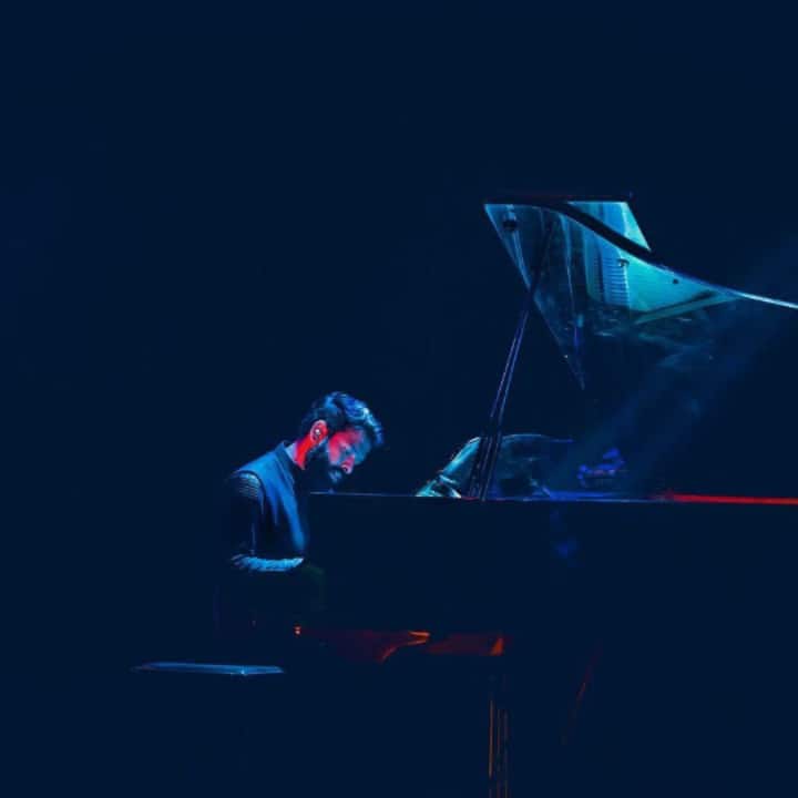 அதைத் தொடர்ந்து பீட்சா, சூது கவ்வும், பீட்சா II: வில்லா, குக்கூ, ஜிகர்தண்டா, மெட்ராஸ் போன்ற தமிழ் திரைப்படங்களுக்கும் மற்றும் பில்லா ரங்கா என்ற ஒரு தெலுங்கு திரைப்படத்திற்கும் இசையமைத்துள்ளார்.