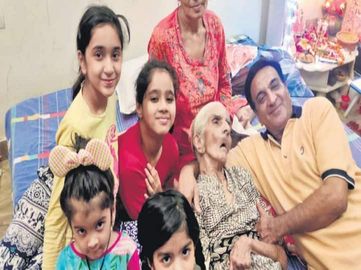 The 96-year-old grandmother faced Corona with confidence Corona Positive Story: 96 வயது புஷ்பா சர்மா கொரோனாவை வென்ற கதை தெரியுமா?