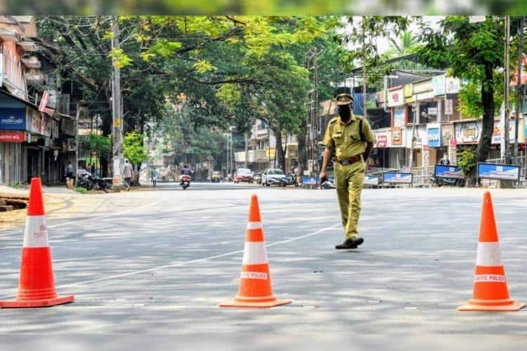 'Triple Lockdown' imposed in four districts of Kerala, find out what is 'Triple Lockdown' and how is it implemented? કેરળના ચાર જિલ્લામાં લદાયું 'ટ્રિપલ લોકડાઉન', જાણો  'ટ્રિપલ લોકડાઉન' શું છે ને કેવી રીતે કરાય છે અમલ ?