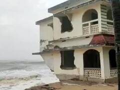 Cyclone Tauktae Video : तोक्तेचा कहर; केरळमध्ये समुद्रकिनारी बंगला जमीनदोस्त