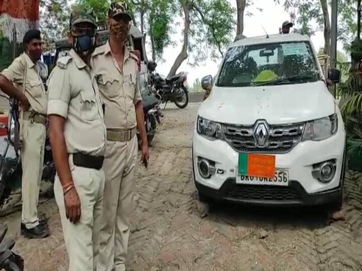 Bihar: Smugglers smuggling liquor by putting BJP board on vehicle, police arrested ann बिहार: गाड़ी पर BJP का बोर्ड लगाकर शराब की तस्करी कर रहे थे तस्कर, पुलिस ने किया गिरफ्तार
