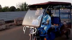 Corona: করোনা আক্রান্তদের পাশে থাকার অঙ্গীকার, হাসপাতালে পৌঁছে দিচ্ছেন খড়্গপুরের টোটোচালক তোতা গিরি