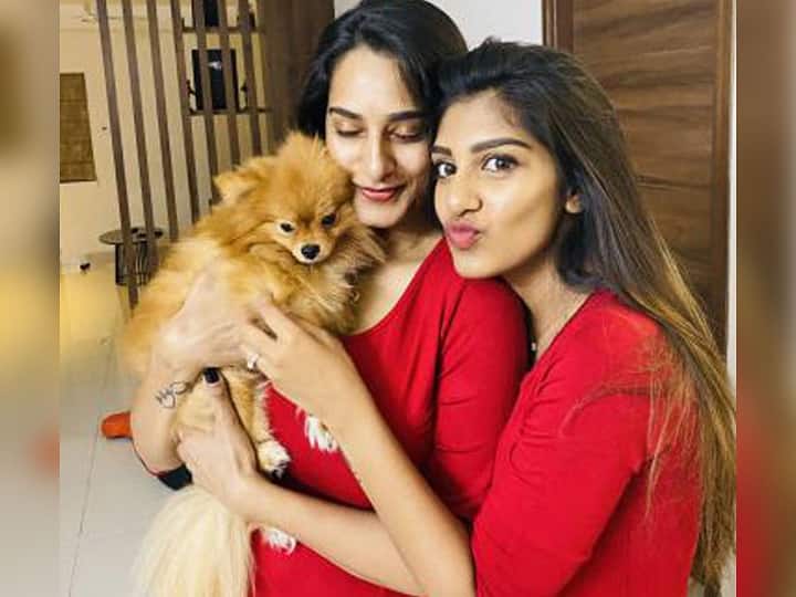actress surekha vani instagram story becomes viral ”சந்தானம் இவங்களுக்கு லவ் லெட்டர் கொடுத்ததில் தப்பே இல்லை” - வைரலாகும் ஃபேன் மீம்.