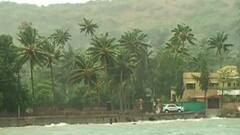 Tauktae Cyclone : रत्नागिरीत वादळीवाऱ्यासह पावसाचा जोर वाढला,रत्नागिरी शहर आणि ग्रामीण भागात नुकसान