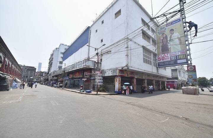 খোলা রাখা যাবে ওষুধের দোকান এবং চশমার দোকান। ছবি সৌজন্যে- পিটিআই