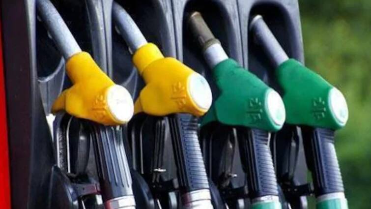 Petrol Diesel Rate today Petrol and diesel prices price in on 07 June  Petrol and diesel prices Today ডিজেল পার করল ৮৯ টাকা, কলকাতায় পরপর দুদিন বাড়ল জ্বালানির দাম 