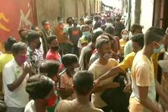 આ શહેરમાં લોકડાઉન પહેલા દારૂ ખરીદવા લોકોએ સોશિયલ ડિસ્ટન્સ નેવે મૂકીને કરી પડાપડી, જુઓ તસવીરો