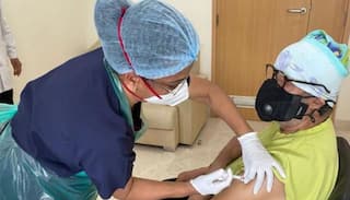 Corona Vaccine: બોલિવૂડના આ સુપર સ્ટારે લીધો કોરોના રસીનો બીજો ડોઝ, કેપ્શનમાં લખી આ વાત