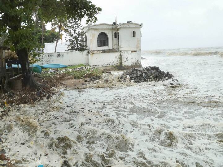 Cyclone Tauktae: Cyclone Turns into 'Tauktae', 100 NDRF teams deployed, Air Force and Navy on high alert Cyclone Tauktae: ਚੱਕਰਵਾਤ ਤੂਫ਼ਾਨ 'ਤੌਕਤੇ' 'ਚ ਤਬਦੀਲ, NDRF ਦੀਆਂ 100 ਟੀਮਾਂ ਤਾਇਨਾਤ, ਏਅਰ ਫੋਰਸ ਤੇ ਨੇਵੀ ਵੀ ਸਤਰਕ 