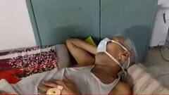 कोरोना के मामले हुए कम, पर नहीं थम रही मौत की सुनामी