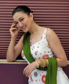 Gauahar Khan Pics নববধূর সাজে গৌহর, দিলেন ভাল থাকার বার্তা