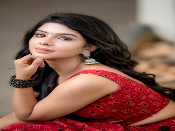 சிரிக்கும் உலகில் நீ பார்த்தாலே போதுமே!