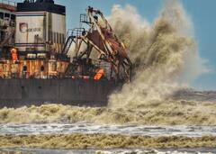 Cyclone Tauktae: चक्रवात के बीच छुट्टी पर महाराष्ट्र के डीजीपी, वेदर रडार भी नहीं कर रहा काम