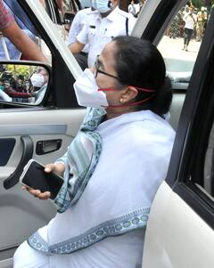 Narada Scam Updates নারদ-মামলায় তৃণমূলের তিন নেতা-মন্ত্রীর গ্রেফতারি ঘিরে ধুন্ধুমার