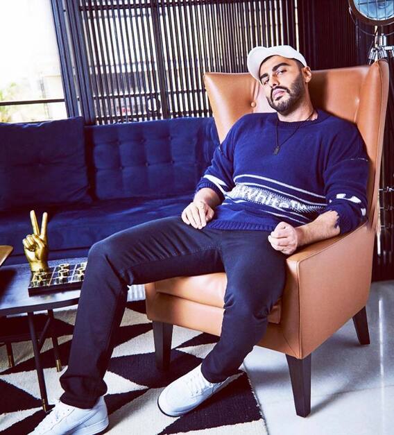 बहुत कम हिट फिल्में देने वाले अर्जुन कपूर का घर है बेहद आलीशान, यहां देखिए Inside Photos