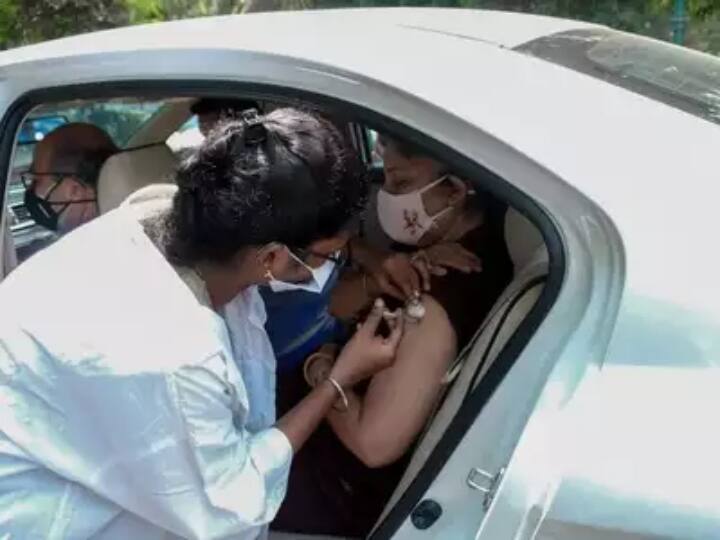 यूपी: नोएडा के डीएलएफ मॉल में आज से लगाया जाएगा ड्राइव थ्रू वैक्सीनेशन कैंप, फ्री में मिलेंगी सुविधा Drive through vaccination camp will be set up in Noida DLF Mall from today यूपी: नोएडा के डीएलएफ मॉल में आज से लगाया जाएगा ड्राइव थ्रू वैक्सीनेशन कैंप, फ्री में मिलेंगी सुविधा