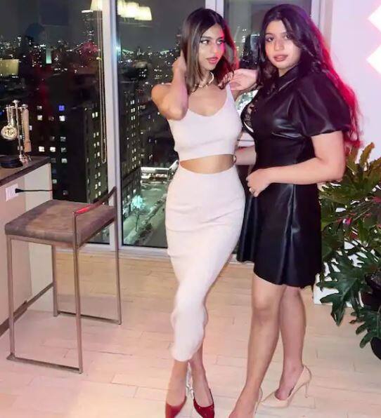 ਸੁਹਾਨਾ ਦੀਆਂ ਇਨ੍ਹਾਂ ਤਸਵੀਰਾਂ ਨੂੰ ਦੇਖਣ ਤੋਂ ਬਾਅਦ, ਇਹ ਸਾਫ ਹੋ ਗਿਆ ਹੈ ਕਿ ਉਹ ਨਿਊ ਯਾਰਕ ਵਿੱਚ ਕਿੰਗ ਸਾਈਜ਼ ਲਾਈਫ ਨੂੰ ਪਸੰਦ ਕਰਦੀ ਹੈ।