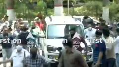 CBI पूछताछ के खिलाफ Kolkata में TMC कार्यकर्ताओं का विरोध प्रदर्शन