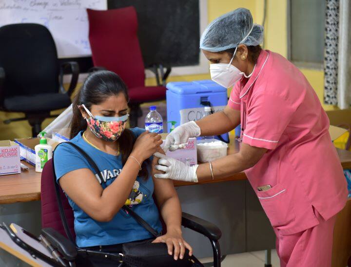 Clinical trial of bharat biotech vaccine third dose to start in Delhi AIIMS ann कोवैक्सीन के तीसरे डोज़ का क्लीनिकल ट्रायल जल्द, जानिए क्यों लिया गया ये फैसला