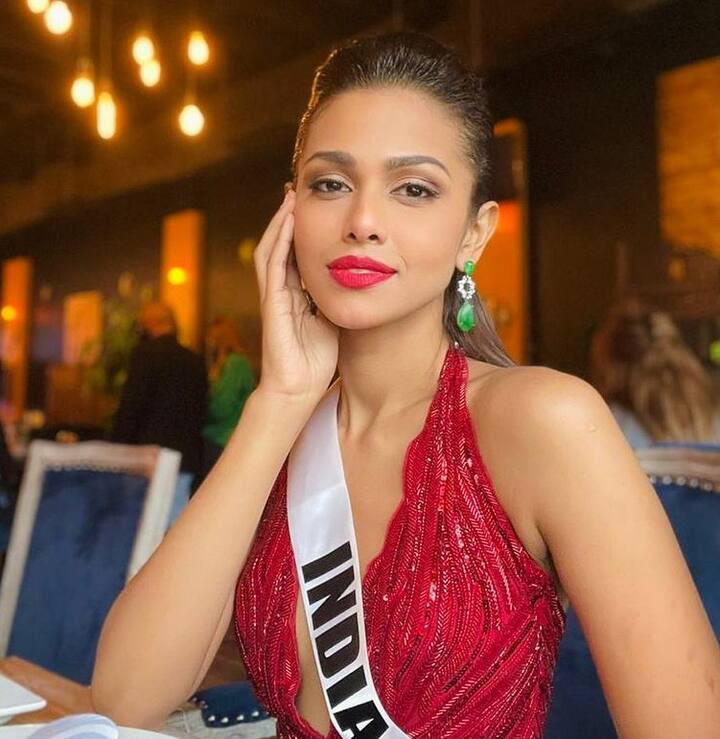 अॅडलिन कॅसेलिनो ही महिला आणि एलजीबीटी समुदायासाठीही काम करते.