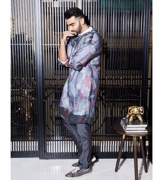 बहुत कम हिट फिल्में देने वाले अर्जुन कपूर का घर है बेहद आलीशान, यहां देखिए Inside Photos