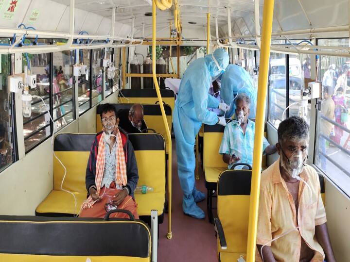 oxygen bus கோவை அரசு மருத்துவமனையில் ஆக்சிஜன் பேருந்துகள் : நோயாளிகளின் உயிர்காக்க தன்னார்வலர்கள் உதவி..