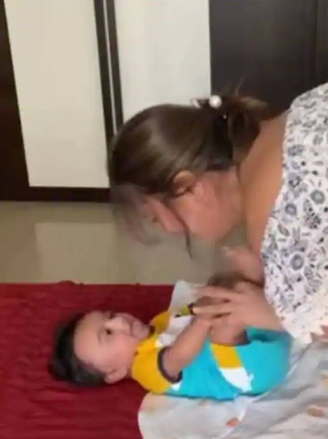 ਉਸ ਦਾ ਪਤੀ ਰੋਹਿਤ ਰੈੱਡੀ ਵੀ ਬੇਟੇ ਆਰਵ ਨਾਲ ਤਸਵੀਰ ਸ਼ੇਅਰ ਕਰਦਾ ਹੈ। ਇਹ ਤਸਵੀਰਾਂ ਕਾਫ਼ੀ ਪਿਆਰੀਆਂ ਹਨ।