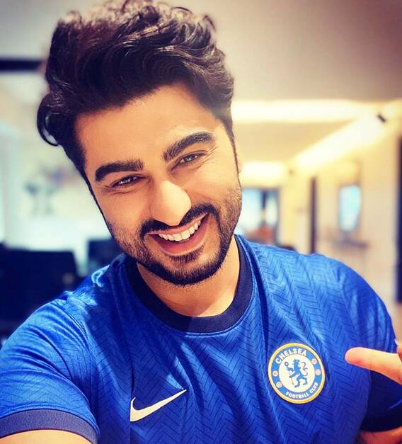 बहुत कम हिट फिल्में देने वाले अर्जुन कपूर का घर है बेहद आलीशान, यहां देखिए Inside Photos