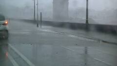 TAUKTAE : मुंबईच्या गेट वे ऑफ इंडिया परिसरात समुद्राचं पाणी, वादळी वाऱ्यासह समुद्राला उधाण