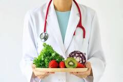 કોરોનાનો ચેપ લાગ્યો છે? તો આ પાંચ વસ્તુઓ ખાવાની તાત્કાલિક છોડી દો, નહીં તો.........