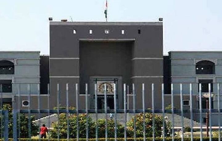 Gujarat HC Suo Moto hearing : questions on real time data of covid-19 hospitals ગુજરાત હાઈકોર્ટના ક્યા જજે 12 કલાક જાતે ચેક કર્યું પણ સરકારી હોસ્પિટલમાં ક્યાં બેડ છે તેની માહિતી જ ના મળી.....