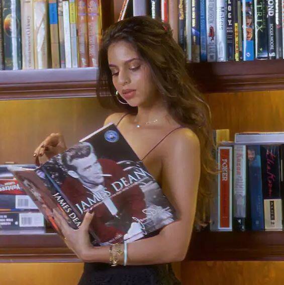 ਇਸਦੇ ਨਾਲ ਹੀ ਸੁਹਾਨਾ ਦੇ ਇਸ ਘਰ ਵਿੱਚ ਇੱਕ ਵਿਸ਼ਾਲ ਲਾਇਬ੍ਰੇਰੀ ਹੈ।