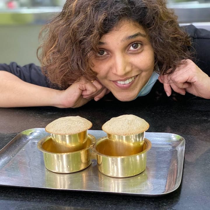 चित्रपटांमध्ये ती जितक्या सहजतेनं वावरते तितक्याच सहजतेनं तिनं मालिकेत साकारलेलं पात्रही विशेष दाद देण्याजोगं.