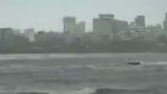 Mumbai : Cyclone Tauktae ने मचाई तबाही, भायंदर में बिल्डिंग का एक हिस्सा ढहा