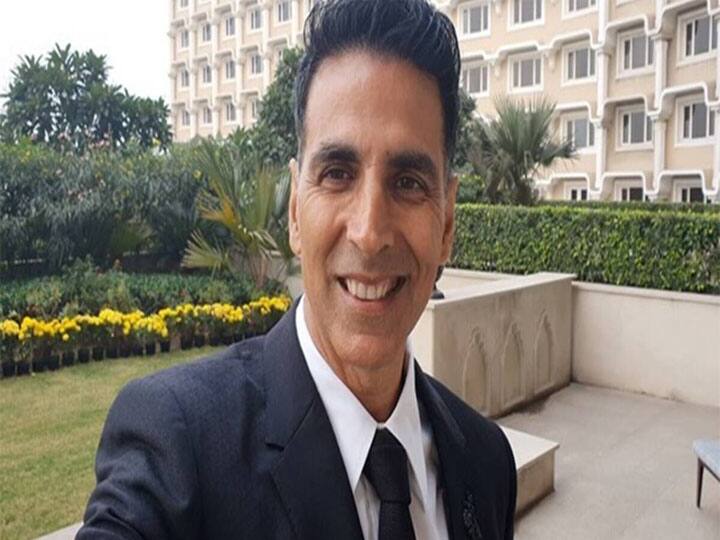 Akshay kumar cant control his laughter as he watches his screen test Saugandh खुद का पहला ऑडिशन देखकर Akshay Kumar नहीं रोक पा रहे थे अपनी हंसी, देखें ये शानदार Video