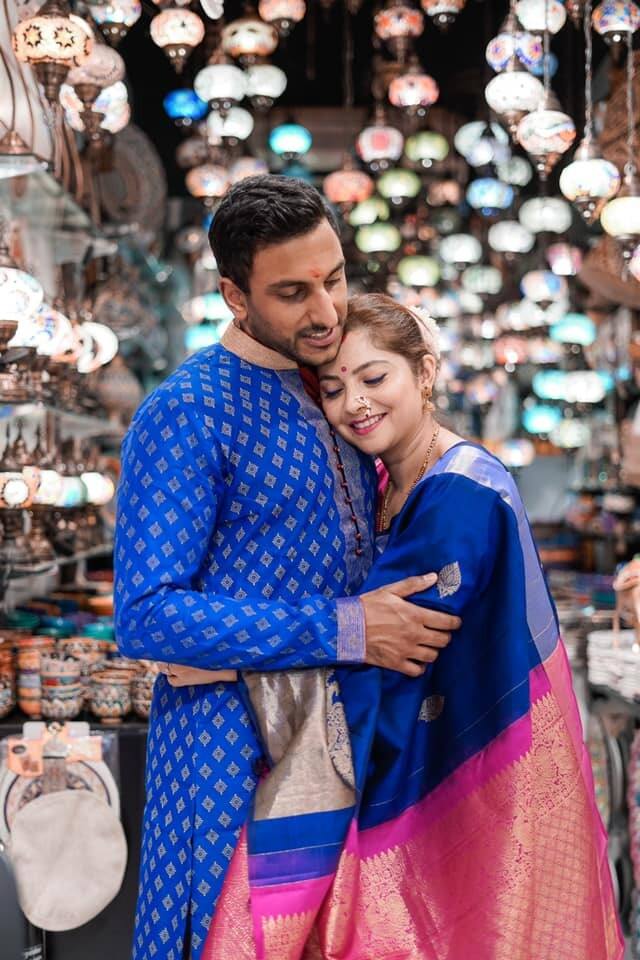 मराठी चित्रपटसृष्टीतील अप्सरा अर्थात सोनाली कुलकर्णी अखेर विवाह बंधनात अडकली आहे. या विवाह सोहळ्याचे फोटो सोनालीने आपल्या फेसबुकवर शेअर करत पोस्ट लिहली आहे.