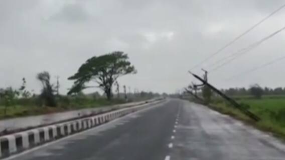 Surat:ઓલપાડમાં વાવાઝોડાના પગલે વરસ્યો ધોધમાર વરસાદ,વીજપોલ થયા જમીનદોસ્ત