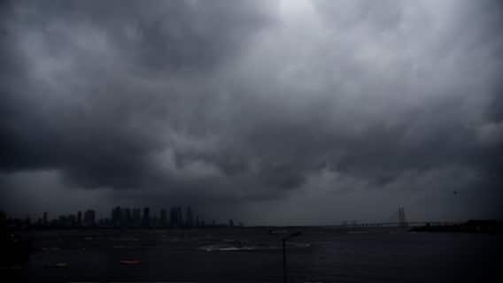 17 deaths, destruction, downpour and Cyclone Tauktae: All updates | Namaste Bharat (18 May 2021)