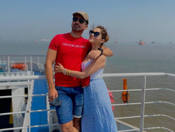 Abhinav Shukla is currently in Cape Town shooting for the reality show ‘Khatron Ke Khiladi 11’ alongside Rahul Vaidya, Shweta Tiwari and others. Rubina and Abhinav also participated in the popular reality show ‘Bigg Boss 14’. (Image courtesy - @rubinadilaik/Instagram)