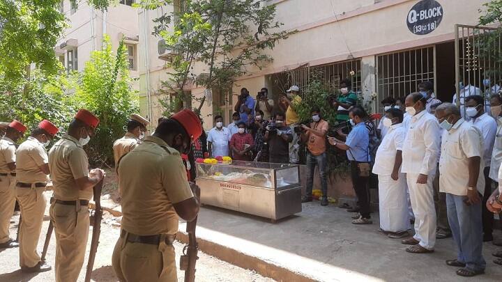 கி.ரா இறுதி ஊர்வலத்தில் செலுத்தப்பட்ட அரசு மரியாதை